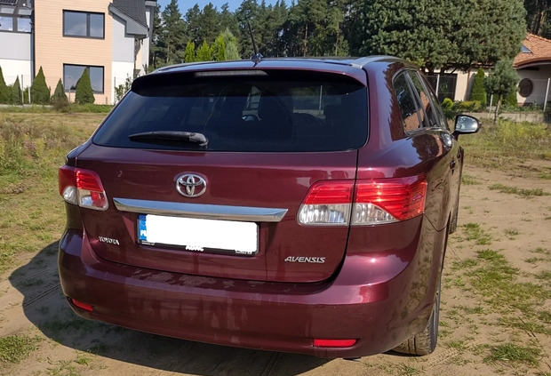 Toyota Avensis cena 27000 przebieg: 339000, rok produkcji 2012 z Chorzele małe 92
